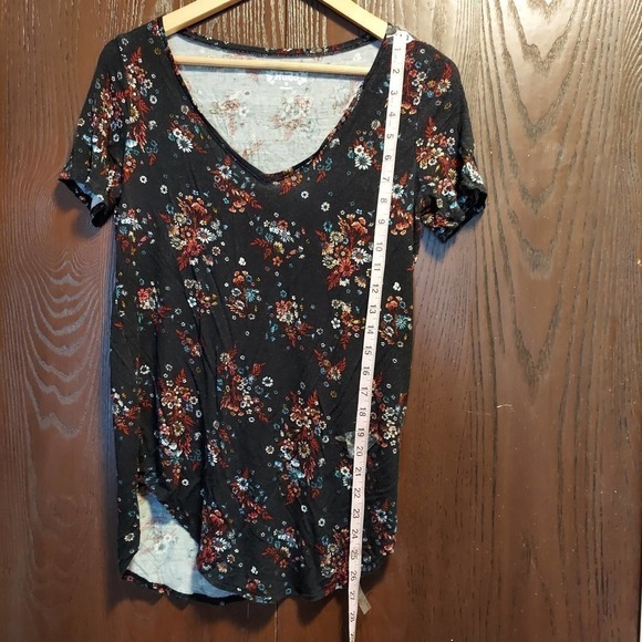 𝅺MUDD Rayon Spandex Floral Top, Size M - Picture 5 of 5